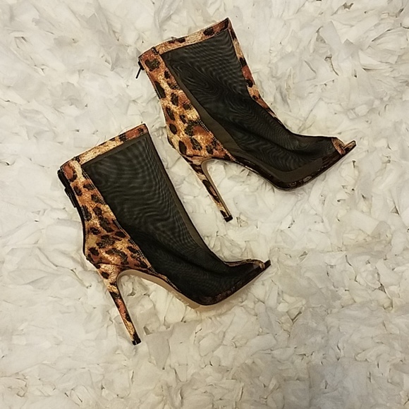 Open toe Booties - Picture 2 of 4